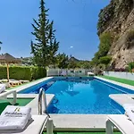 Casa Iratxe Montefrío by Ruralidays