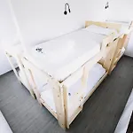 Latas Surf House