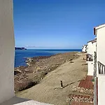 P98 - Bonito apartamento sobre el mar