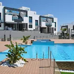 Oasis Beach - Top Floor With Seaview