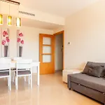 Burriana Beach Retreat: Pool & Comfort
