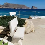Azul - Estudio Con Vistas Al Mar, Piscina Y Acceso Directo A La Playa By Redi