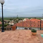 Agradable Casa Con Maravillosas Vistas