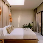 Noctis Hotel