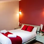 Spacious Apartment In Majaelrayo With Shared Pool