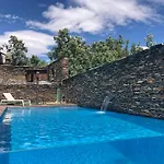Spacious Apartment In Majaelrayo With Shared Pool