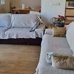 Agradable Casa Con Piscina Privada Y Jardin