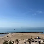 Primera Linea De Playa Con Preciosas Vistas Al Mar