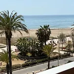 Primera Linea De Playa Con Preciosas Vistas Al Mar
