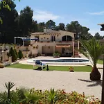 Private/Separate Floor Apartment In A Villa Near Beach