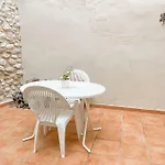 Ca Toni. Agradable Casa Rural Con Chimenea .