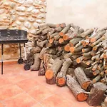 Ca Toni. Agradable Casa Rural Con Chimenea .