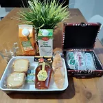 Apartamento Entero Con Desayuno Incluido Y Parking Gratuito, A 3 Km De Playa Con Aire Acondicionado