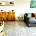 Bright Apartment 300M From The Beach