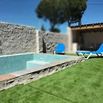 Villa Pose