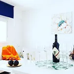 Silencioso Muy Luminoso Y Familiar