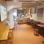 Hostal Forest