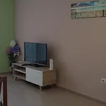 Bonito Bajo Cerca Del Mar
