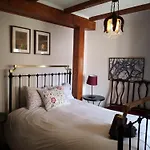 La Casa Roja Del Alto Tajo