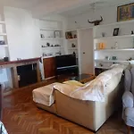 Casa De Adriana