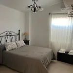 La Casa De Los Almendros