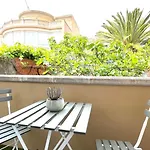 Centro Con Terraza Ngro By Prestigi