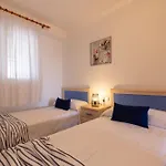 Uhc Virgen Del Carmen Apartments