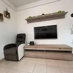 Vut Bajo Castillo