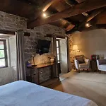 Habitaciones La Cuevona de Guitiriz