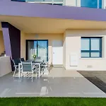 Luxurious 2 Bedroom Apartment Near The Beach