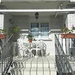 Seven J House