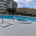 En El Centro De Salou, Playa , Padel , Tenis Y Piscina, Complejo Larimar