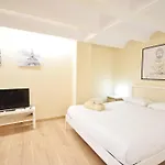 Centrico apartamento al lado de Torres de Quart