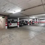 Carmenes De La Muralla - Free Parking