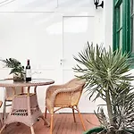 Casa Calcinas, Paz Y Comodidad