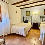 Casa Lola En Beceite Rodeados De Montanas Y Rios