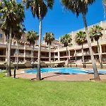 Atico Con Piscina Privada En Primera Linea