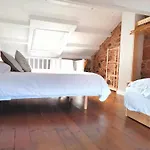 Vila Marina. Casa Marinera Con Terraza Sobre El Mar En Caion