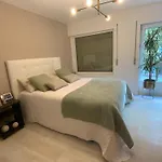 Piso Moderno Y Centrico Dos Salones