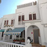 Villa Magerit, Entire Home 5 Minutes Easy Walk To Sandy Beach