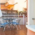 Cozy Home In Cartagena With Kitchenette