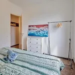 Beautiful Apartment In Pineda De Mar With Wifi