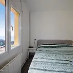 Beautiful Apartment In Pineda De Mar With Wifi