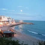 Lluna Beach Bara