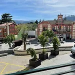 La Casa De La Plaza