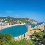 4 Bedroom Stunning Apartment In Tossa De Mar