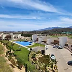 Atico Esquinero Con Preciosas Vistas Al Valle Del Este Golf Con Piscina Comunitaria!
