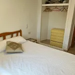 Lago Jardin : Bright Spacious One Bedroom Flat