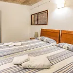 Beautiful Apartment In Valencia De Alcantara