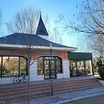Suki House Chalet 1